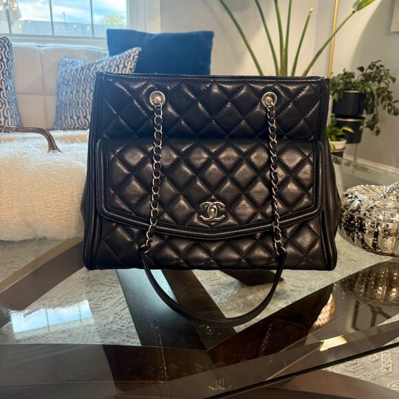 Chanel Black Leather Tote - a classic AUTHENTIC 100% - Picture 16 of 16